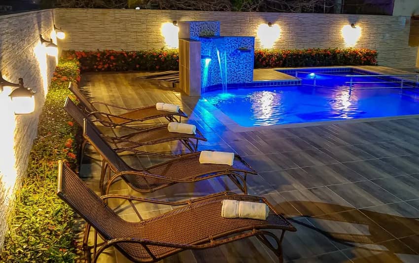 Foto da área da espreguiçadeira no Bem Bahia Hotel