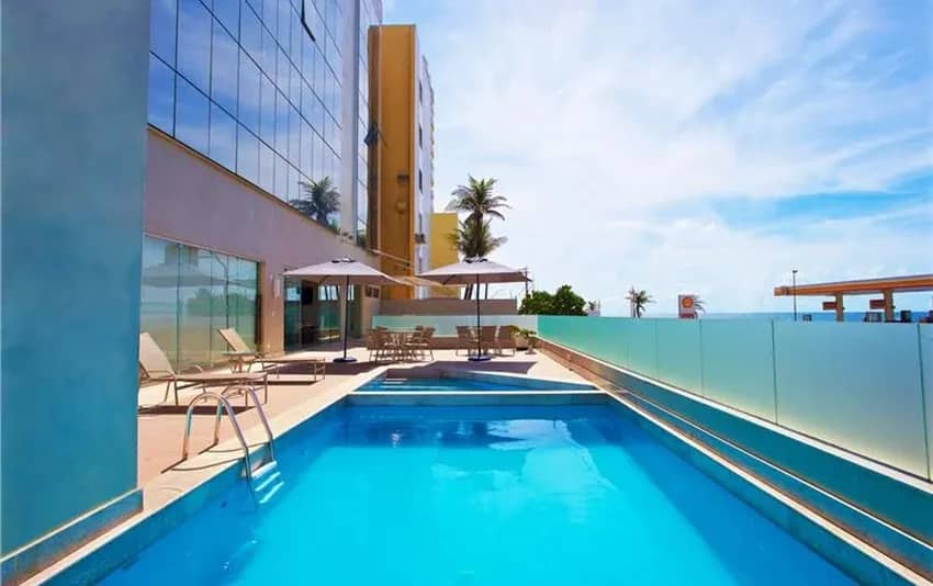 Foto da piscina no Marano Hotel