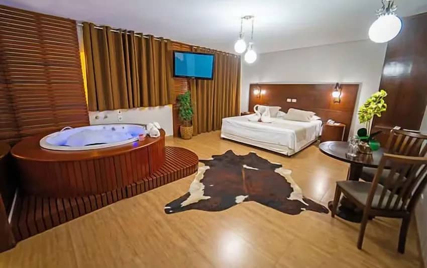 Foto da suíte no Marruá Hotel