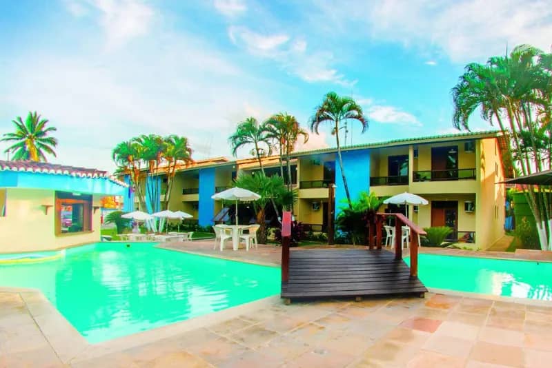 Foto da piscina com uma ponte no Sueds Premium