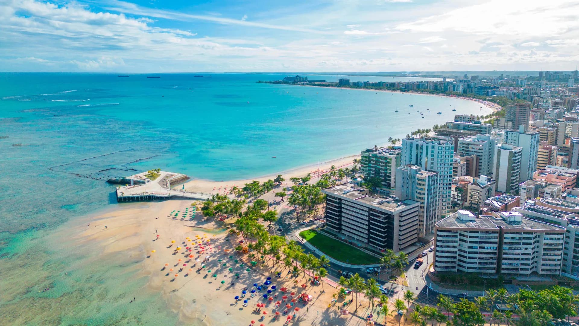 Foto aérea do litoral de maceió no Maceió - AL