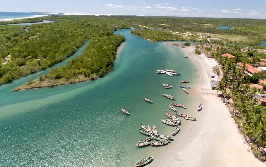 Foto aérea da praia no Jericoacoara - CE