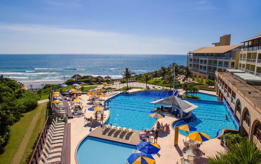 Foto das piscinas no Costão do Santinho
